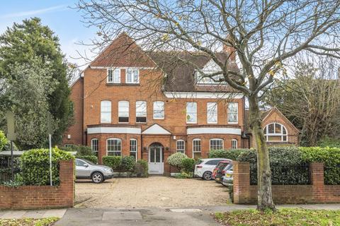 Flat 3, 50 Copers Cope Road, Beckenham, BR3 1NP