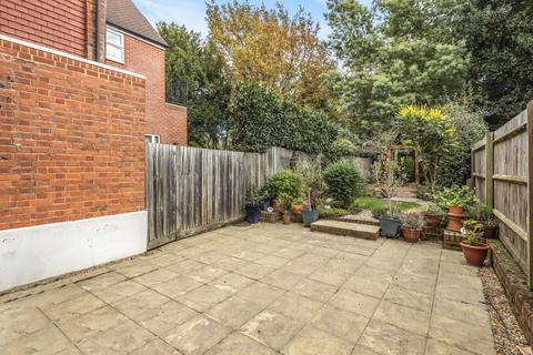 Flat 3, 50 Copers Cope Road, Beckenham, BR3 1NP