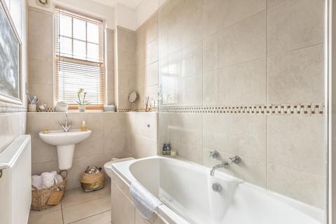 Flat 3, 50 Copers Cope Road, Beckenham, BR3 1NP