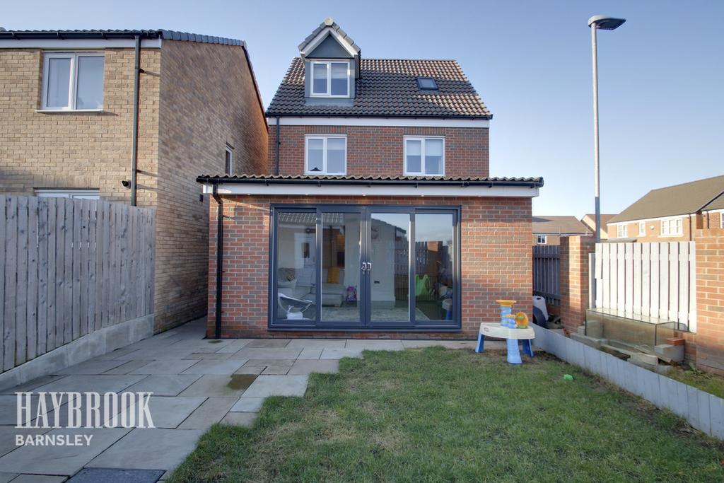 Shepherd Way, Royston 4 bed detached house £250,000