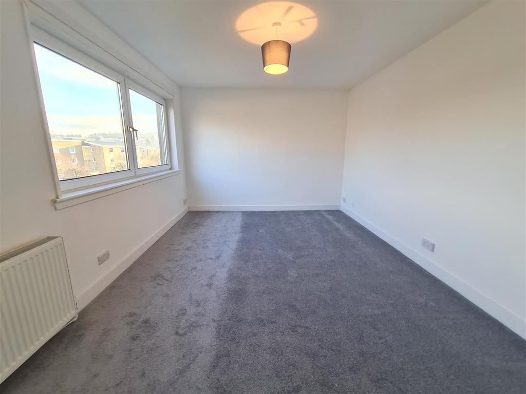 Clutha Place, Westwood, East Kilbride 1 bed apartment £475 pcm (£110 pw)