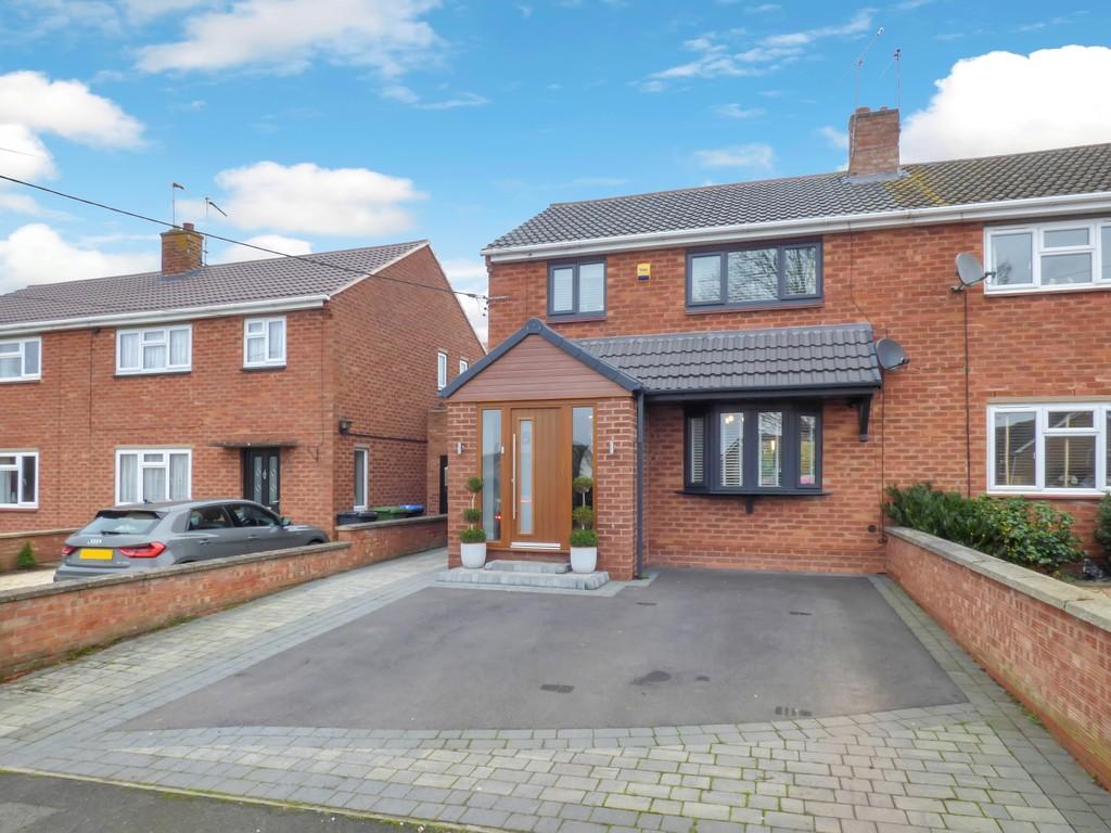Snitterfield Road, Bearley, StratforduponAvon 3 bed semidetached