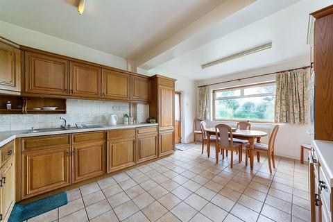 6 Manor Gardens, South Croydon, CR2 7BU