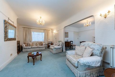 6 Manor Gardens, South Croydon, CR2 7BU