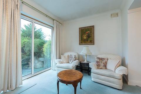 6 Manor Gardens, South Croydon, CR2 7BU