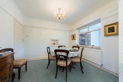 6 Manor Gardens, South Croydon, CR2 7BU