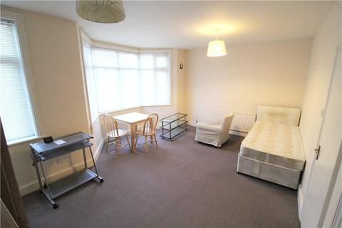 Studio to rent, Glossop Road, South Croydon, CR2