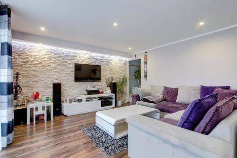 7 Drayton Close, Redditch, B98 0HE
