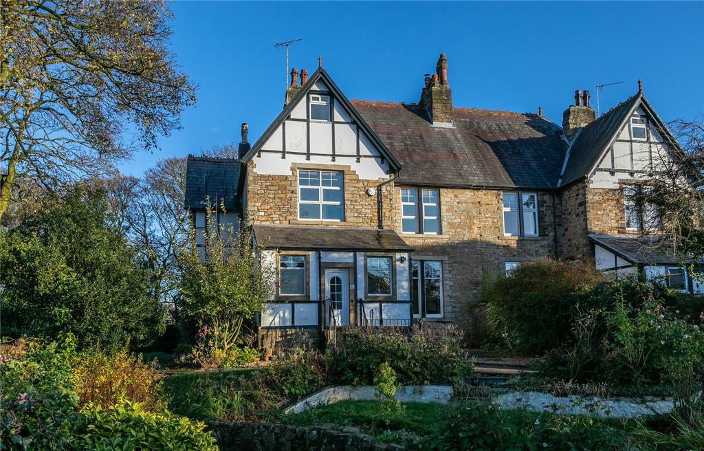 Hollins Lane, Accrington, Lancashire, BB5 6 bed semidetached house for