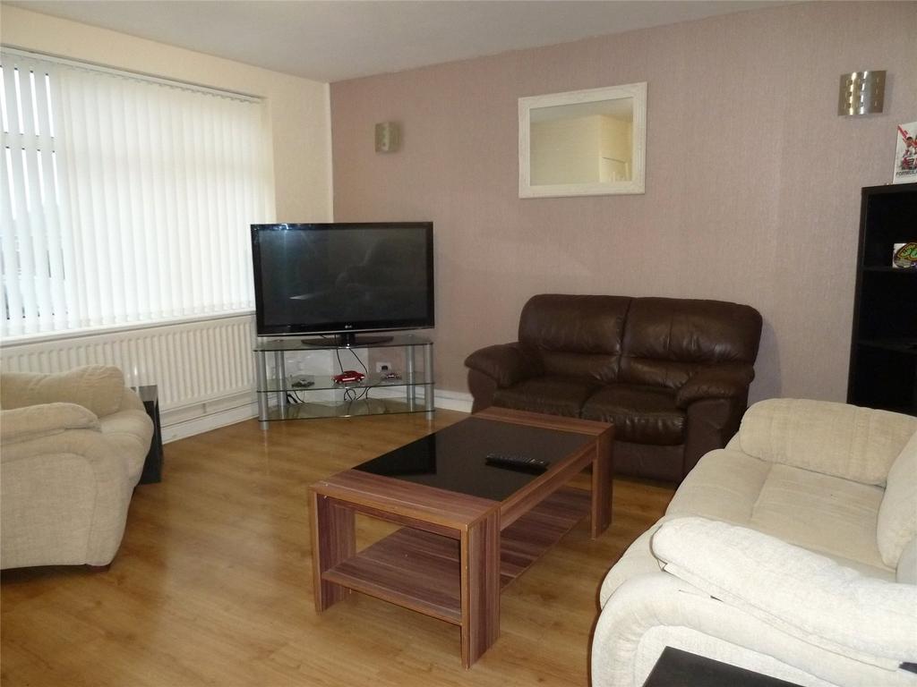 Ashfield Crescent, Springhead, Saddleworth, OL4 1 bed apartment £88,000