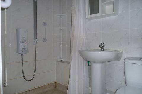 67 Ashfield Crescent, Springhead, Oldham, OL4 4NX