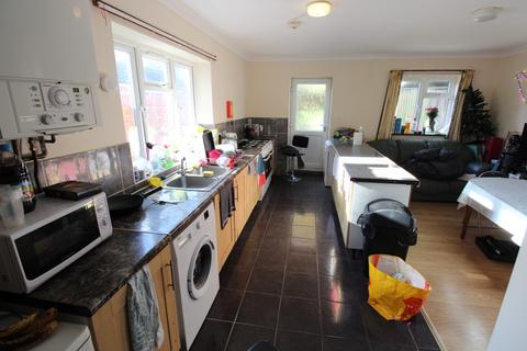 7 bedroom semi-detached house to rent, Upper Shaftesbury Avenue