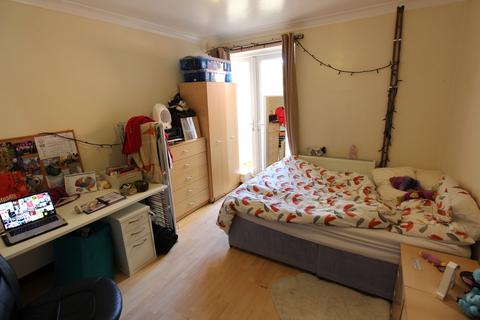 7 bedroom semi-detached house to rent, Upper Shaftesbury Avenue