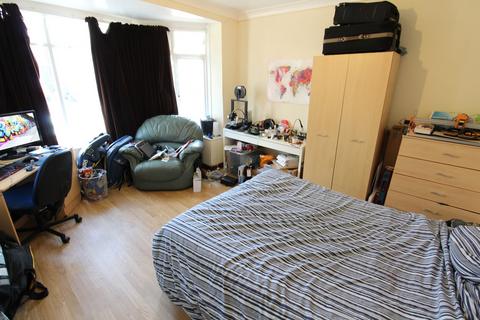 7 bedroom semi-detached house to rent, Upper Shaftesbury Avenue