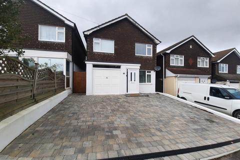 18 Beacon Mount, Park Gate, Southampton, SO31 7GN