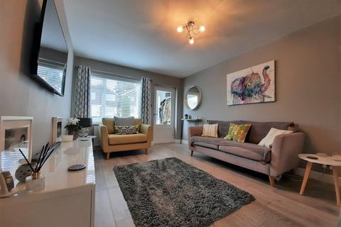 18 Beacon Mount, Park Gate, Southampton, SO31 7GN