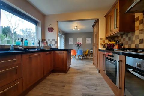 18 Beacon Mount, Park Gate, Southampton, SO31 7GN