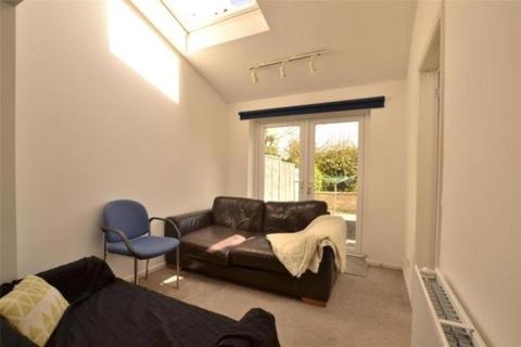 6 bedroom terraced house to rent - Stanway Close, Bath