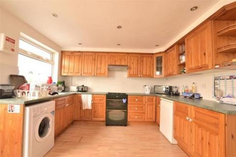 6 bedroom terraced house to rent, Stanway Close, Bath