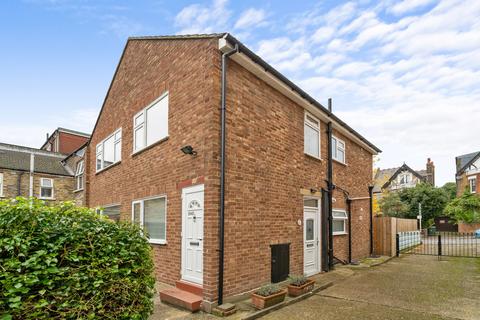 104b Upper Walthamstow Road, London, E17 3QQ