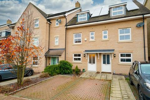 39 Browning Close, Royston, SG8 7EY