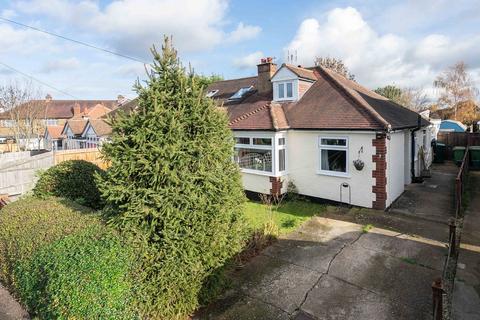 3 Orchard Close, Fetcham, Leatherhead, KT22 9HZ