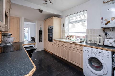 3 Orchard Close, Fetcham, Leatherhead, KT22 9HZ