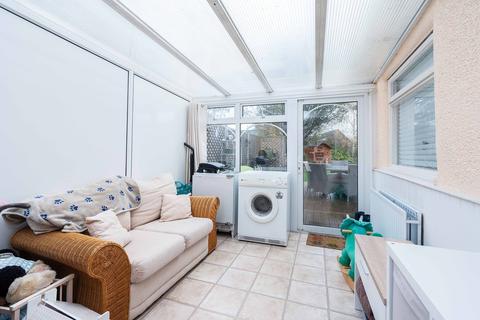3 Orchard Close, Fetcham, Leatherhead, KT22 9HZ