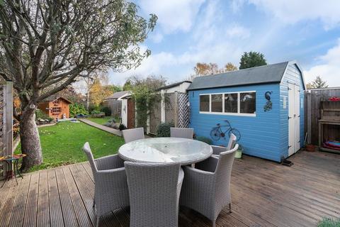 3 Orchard Close, Fetcham, Leatherhead, KT22 9HZ