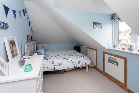 3 Orchard Close, Fetcham, Leatherhead, KT22 9HZ