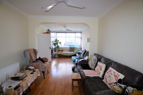 70 Evelyn Grove, Southall, UB1 2BS