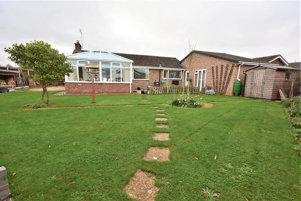 Thirlby Road, North Walsham 3 bed detached bungalow £375,000