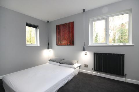 1 bedroom semi-detached house to rent, NORTH HOLMWOOD, RH5