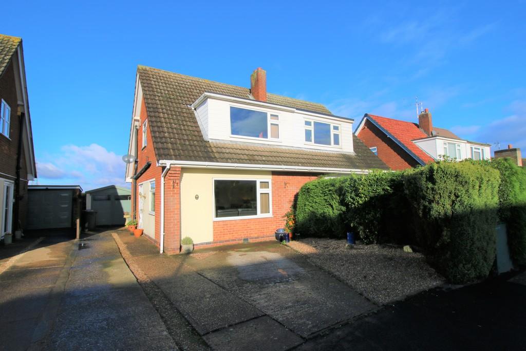 Severn Road, Bulkington 3 bed semidetached house £215,000