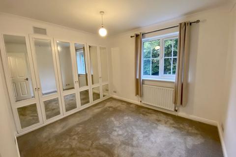 2 bedroom semi-detached house to rent, Hertford Close, Congleton