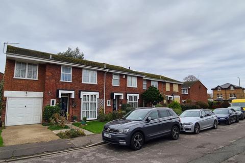 2 Cadogan Close, Teddington, TW11 8TR
