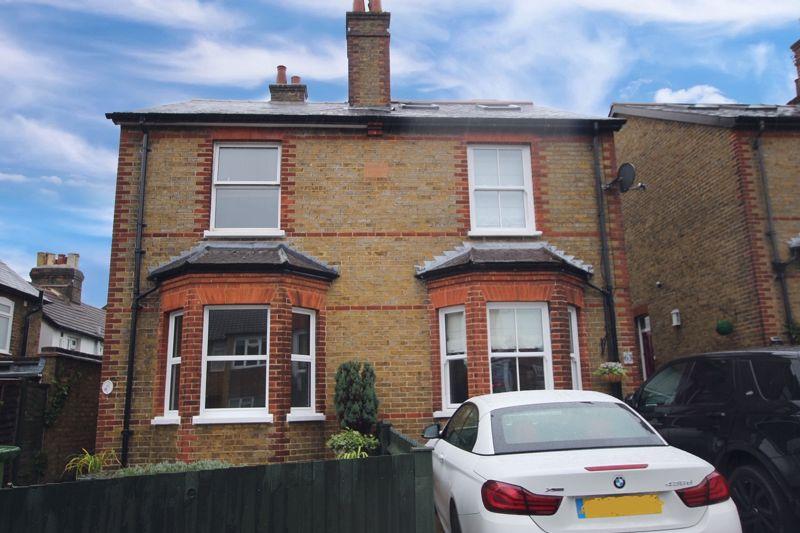 Burgh Heath Road, Epsom 3 bed semidetached house £495,000
