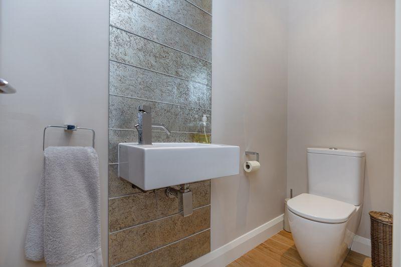 Cloakroom / WC