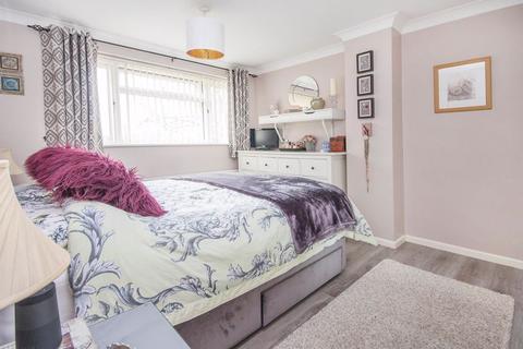 19 Aintree Road, Calmore, Southampton, SO40 2TL