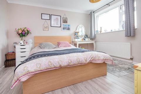 19 Aintree Road, Calmore, Southampton, SO40 2TL