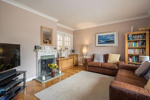 17 Grayburn Close, Chalfont St Giles, HP8 4NZ