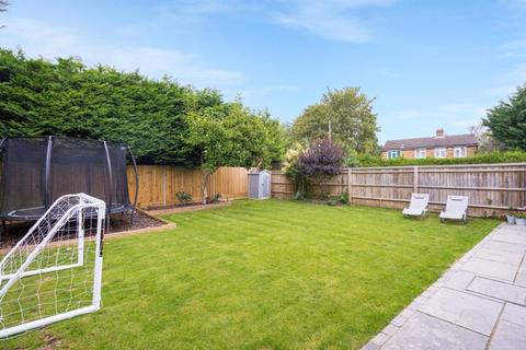 17 Grayburn Close, Chalfont St Giles, HP8 4NZ
