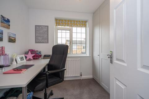 17 Grayburn Close, Chalfont St Giles, HP8 4NZ