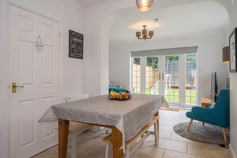 17 Grayburn Close, Chalfont St Giles, HP8 4NZ