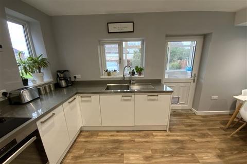 18 Manor Road, Dinnington, Sheffield, S25 2QL