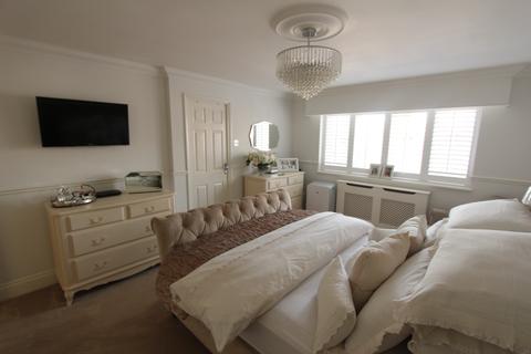 4 Bark Burr Road, Grays, RM16 6PL