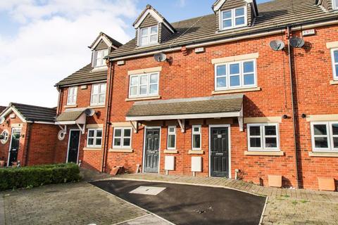 4 bedroom townhouse to rent, Winifred Street, Hucknall, Nottingham, NG15 7RX