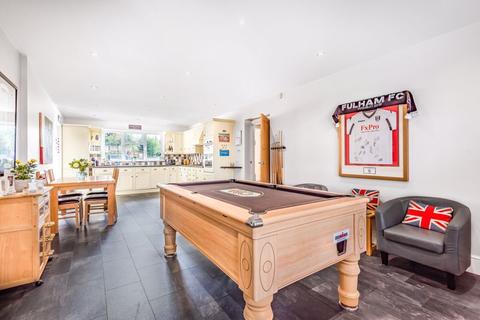 20 Queensmead Avenue, Epsom, KT17 3EQ