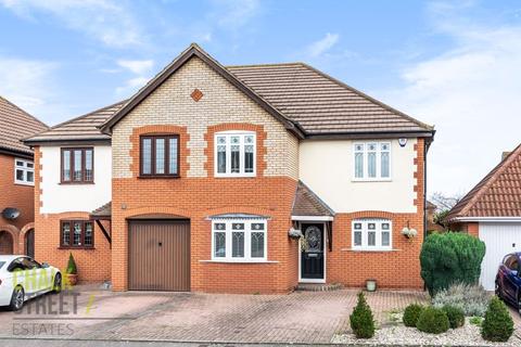 26 Tylers Crescent, Hornchurch, RM12 6SY