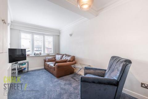 26 Tylers Crescent, Hornchurch, RM12 6SY